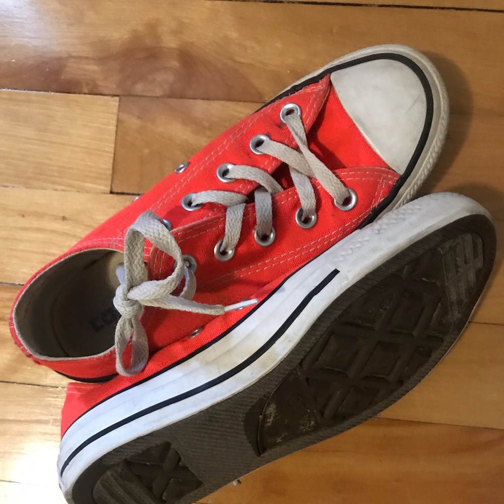 Size 3 girls Converse sneakers in good condition